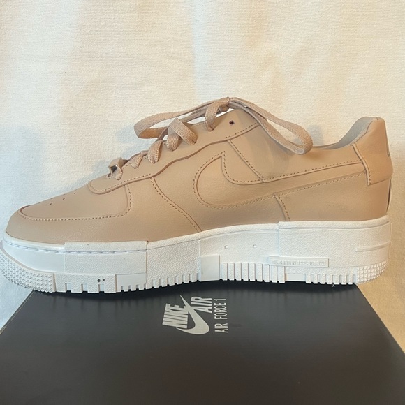 W AF-1 Pixel - Picture 3 of 11
